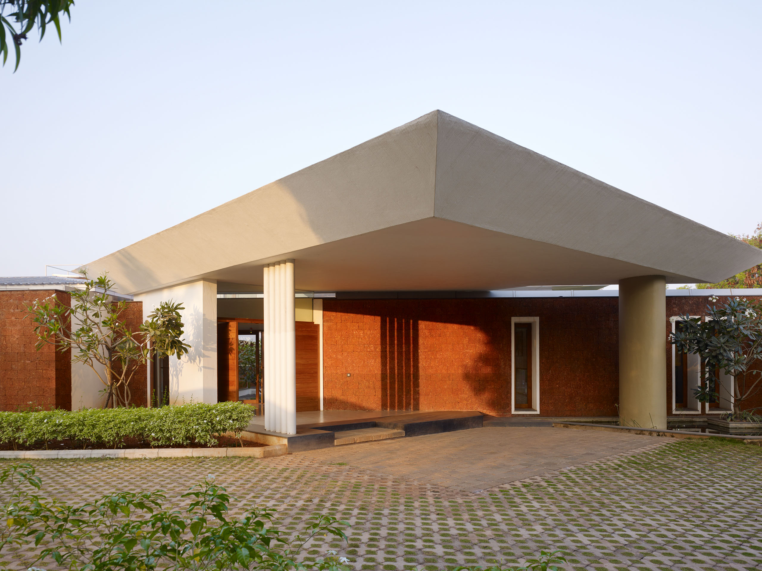 E13430 ALPA 036837 j2560